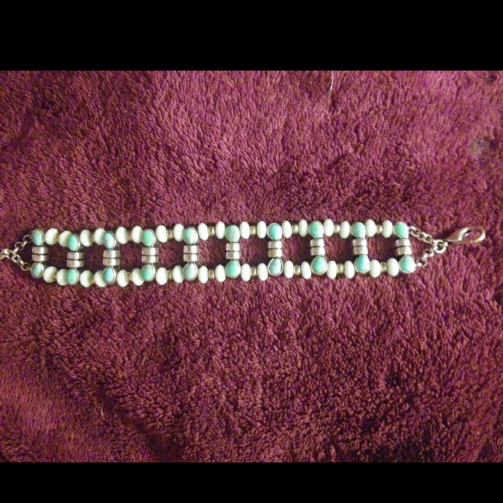 ◇Bracelet with turquoise, silver, and white beads